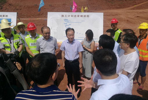 資陽市市委副書記、市長陳吉明赴建設(shè)公司承建嬌子大道西延線及綜合整治項(xiàng)目調(diào)研指導(dǎo)工作