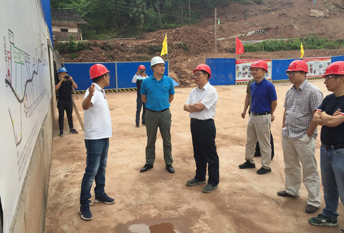 川高公司總經(jīng)理王孝國赴成資渝高速公路TJ5項(xiàng)目調(diào)研指導(dǎo)工作