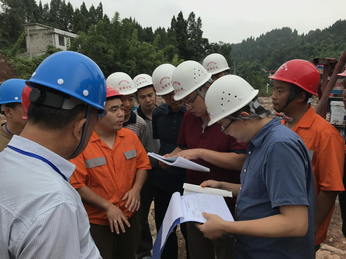省交通運輸廳工程質量監(jiān)督局督查組赴成資渝高速TJ6項目督查指導工作
