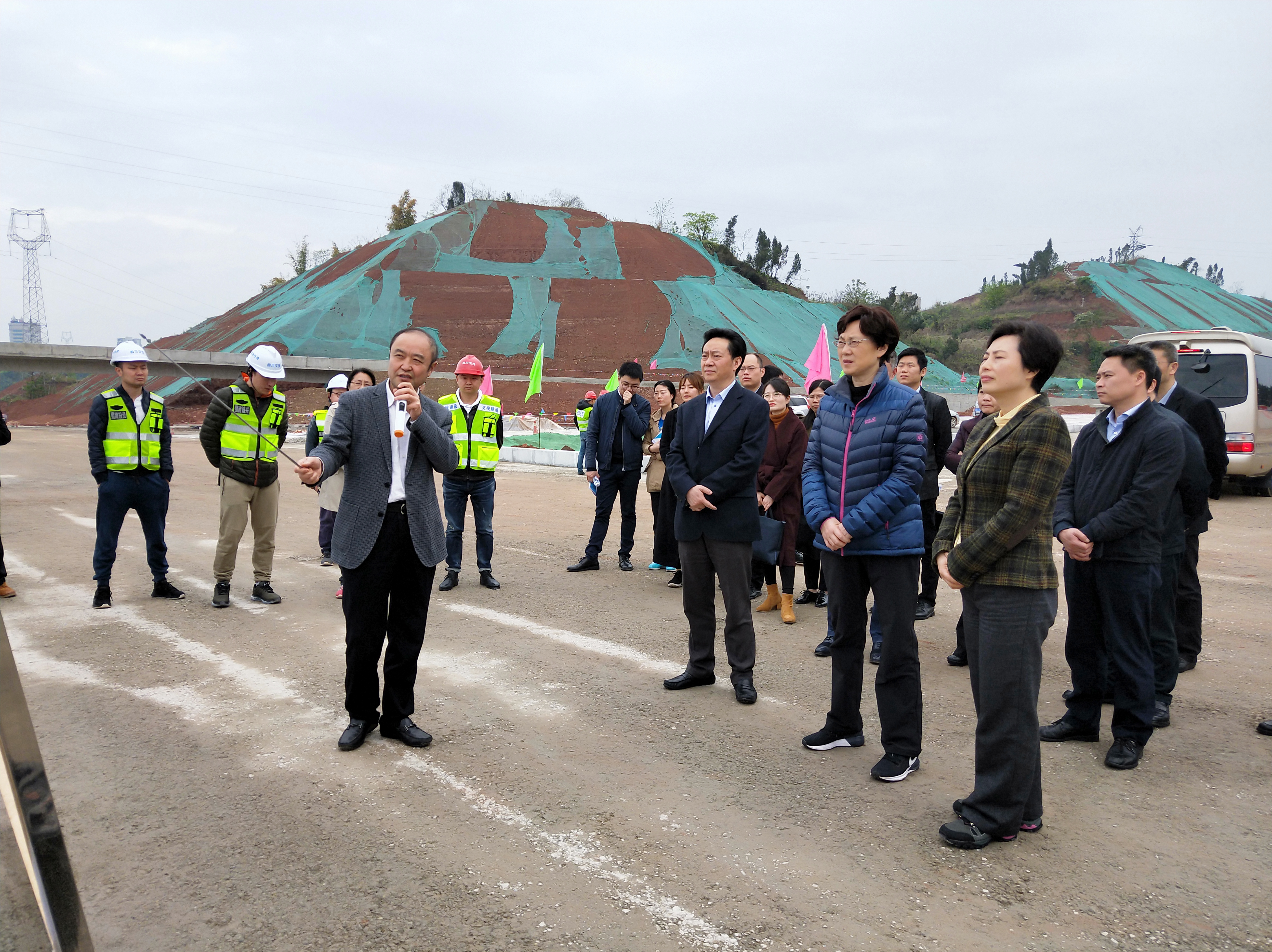 省委組織部副部長(zhǎng)沈曉玲蒞臨 嬌子大道西延線建設(shè)項(xiàng)目調(diào)研
