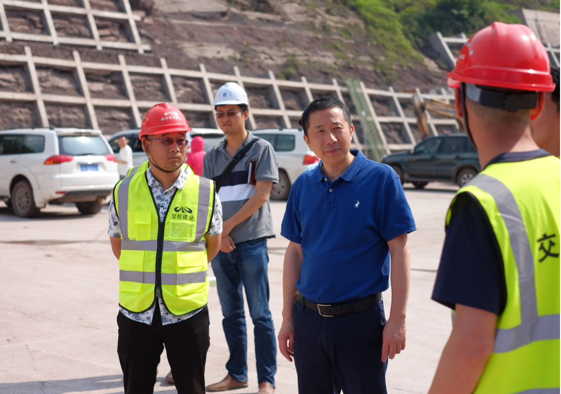 集團(tuán)公司建設(shè)管理部赴仁沐新高速調(diào)研施工進(jìn)度工作