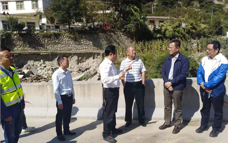 集團(tuán)公司黨委副書記、副董事長(zhǎng)、總經(jīng)理馮文生赴都汶高速“8.20”泥石流災(zāi)害應(yīng)急搶險(xiǎn)工程調(diào)研指導(dǎo)工作