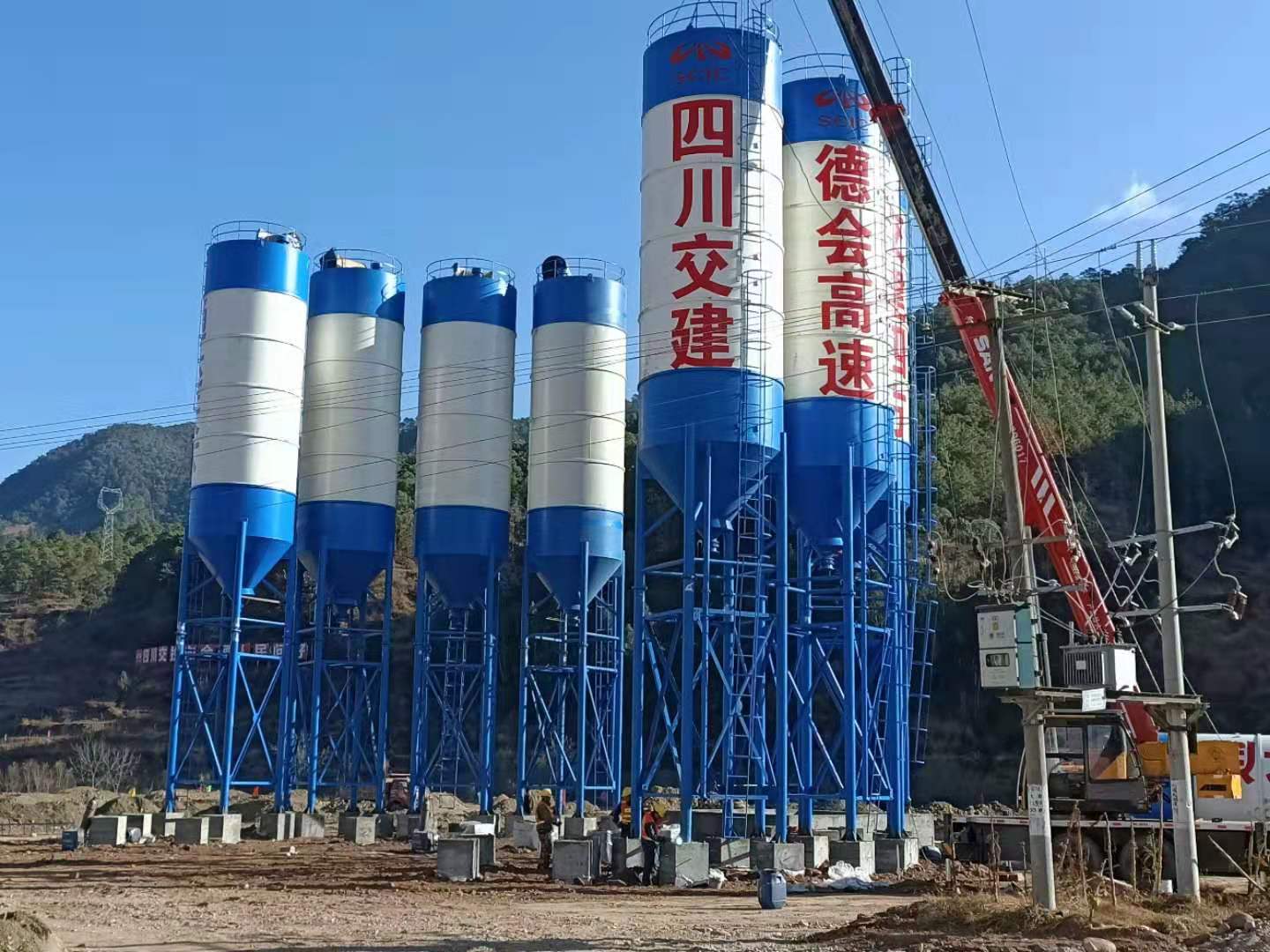 創(chuàng)智慧工地 鑄品質(zhì)德會(huì) ——公司德會(huì)項(xiàng)目成功安裝智慧拌合站粉罐