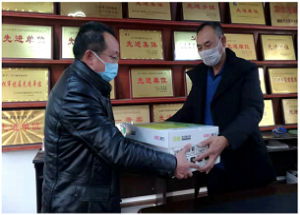 同舟共濟，共克時艱                 —川中養(yǎng)護項目部西平互通專項工程施工處向西平鎮(zhèn)捐贈防疫物資
