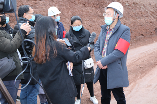 四川新聞網(wǎng)等多家媒體采訪公司成資渝TJ6 項目復(fù)工生產(chǎn)情況