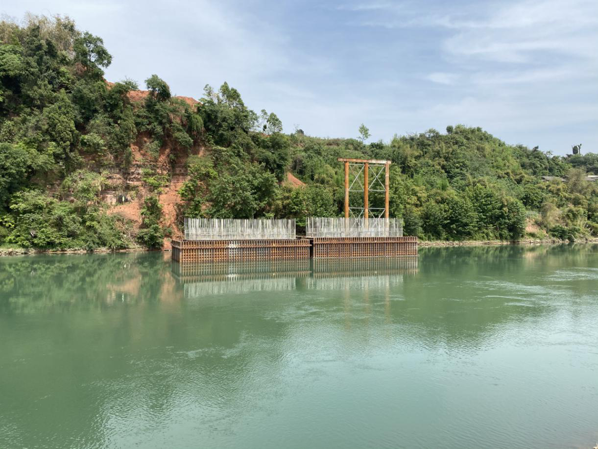 成樂擴(kuò)容項(xiàng)目青衣江大橋鋼棧橋 順利完成拆除