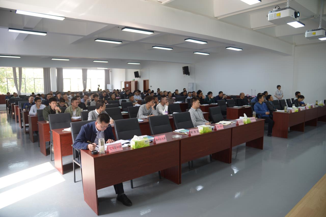 充電學(xué)習(xí)！沿江高速項目開展2021年公路工程橋隧安全生產(chǎn)工作專題培訓(xùn)