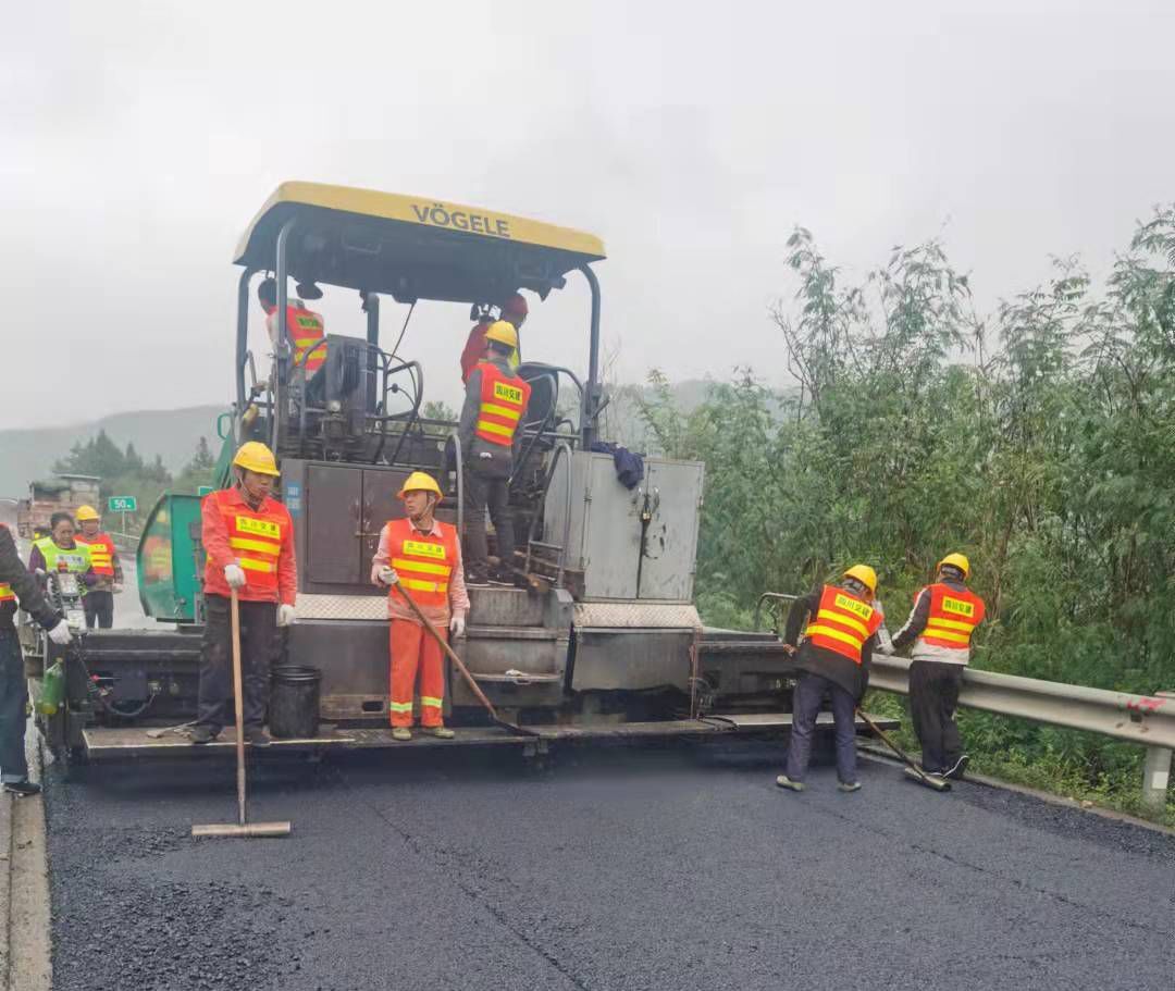 廣南高速公路2021年路面病害 處治工程順利開(kāi)工