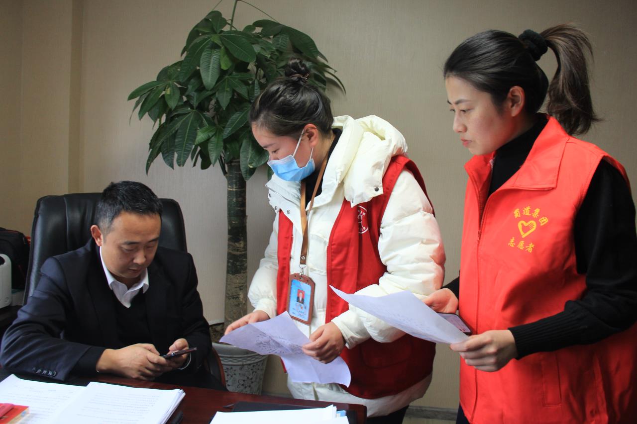 “團結(jié)鄰里、共融共建”——路面工程分公司機關(guān)黨支部與團結(jié)社區(qū)黨總支聯(lián)合開展防電信詐騙活動