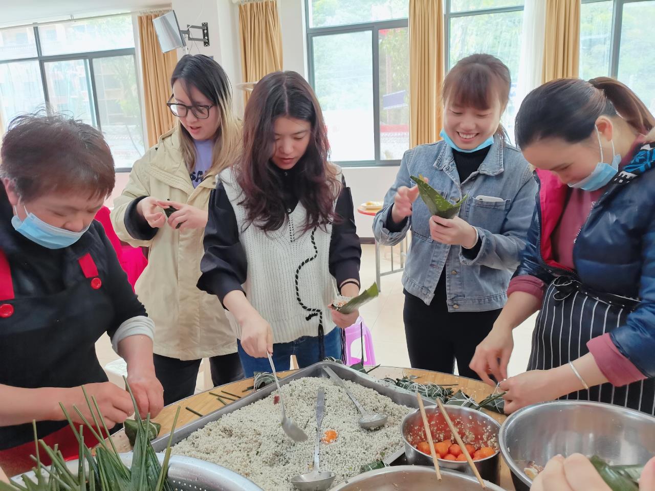端午送廉禮  清風(fēng)寄廉情 ——交建隧道公司黨總支“眼腦耳心”工作模式，打造廉潔“套餐”