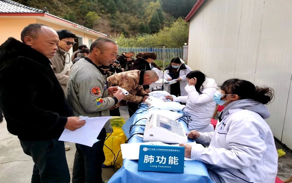 健康體檢進(jìn)久馬 工會(huì)關(guān)懷暖人心