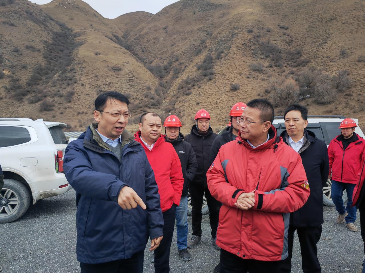 省交通運(yùn)輸廳黨組成員、副廳長王茂奎 赴交建集團(tuán)久馬高速TJ5項(xiàng)目檢查指導(dǎo)工作