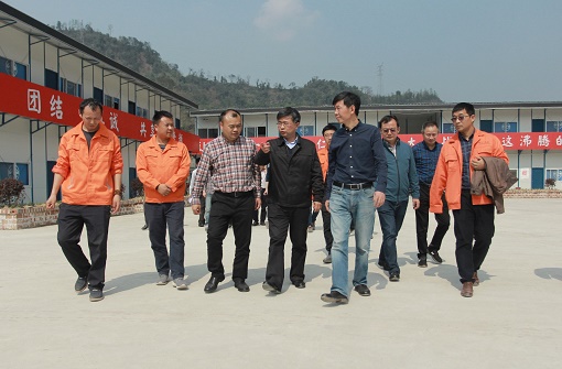 集團公司黨委成員、董事黃斌赴公司路面分公司承建仁沐高速LJ22標段調(diào)研指導(dǎo)工作